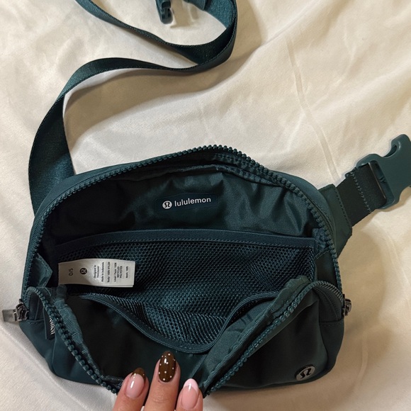 Lululemon belt bag 2L - Picture 2 of 2
